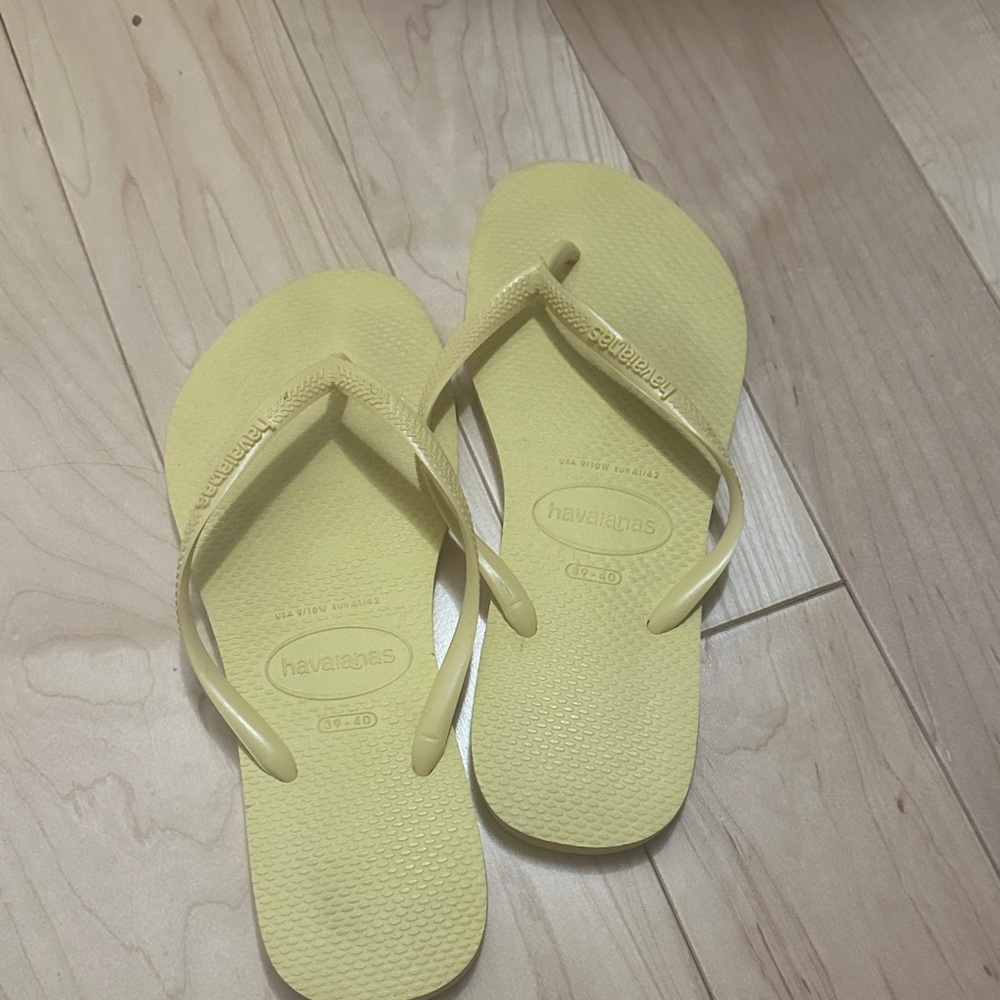 Havaianas Lemon Flip Flops